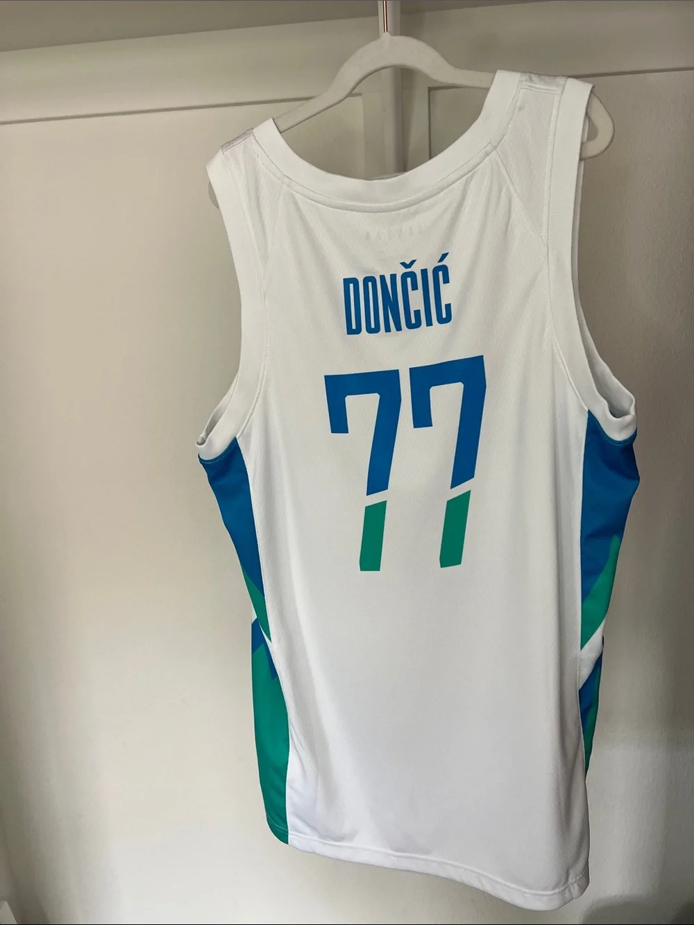 Jordan White Slovenija #77 Basketball Jersey Luka doncic with Blue and Green